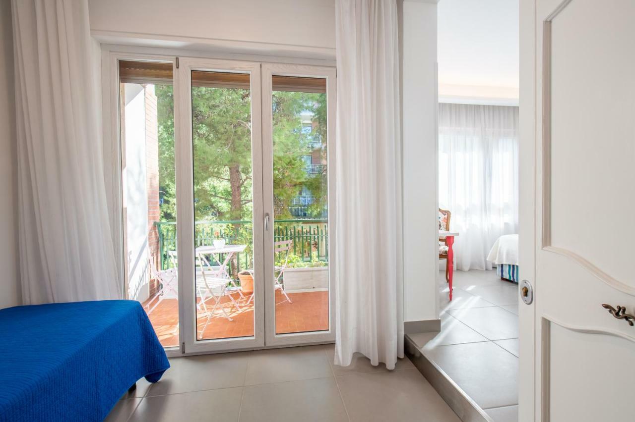 Casa Evelina Sorrento Bed & Breakfast ภายนอก รูปภาพ